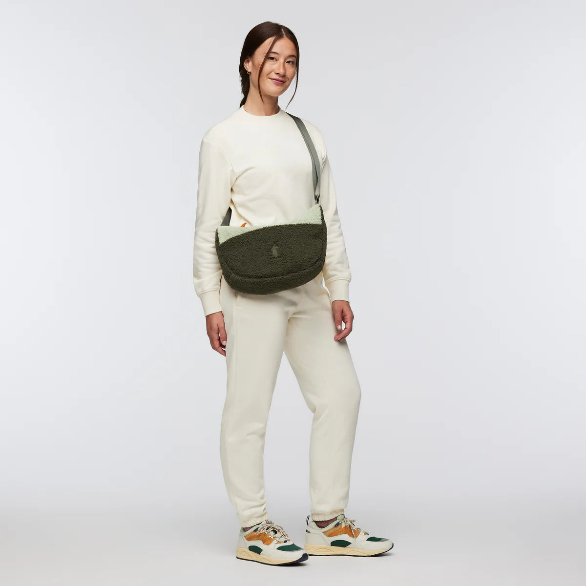 High Pile Fleece 6L Crescent Bag
