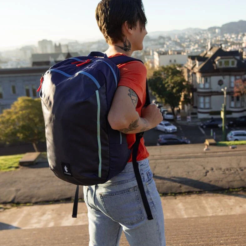 Vaya 18L Backpack - Cada Día
