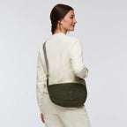 High Pile Fleece 6L Crescent Bag