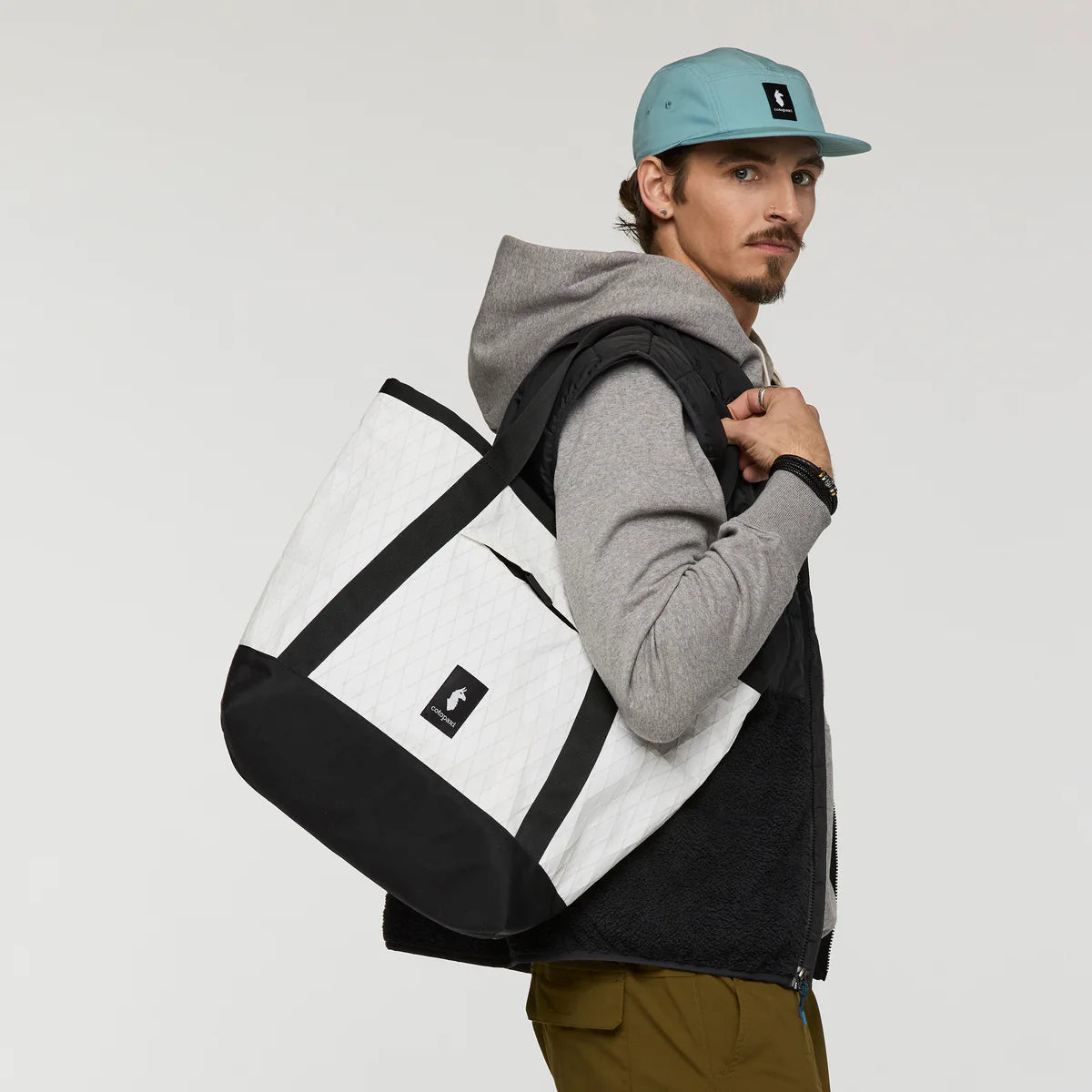 Contiguo 22L Tote