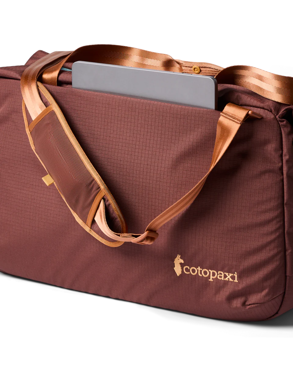 Viaje 45L Travel Duffel